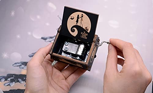 Coracik Music Box Noćna mora prije božićnog lasera urezana drvena ručna rakovana muzička kutija za Halloween Božić - Svira Ovo je Halloween