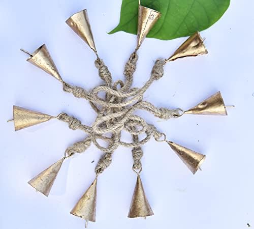 Vivanta 2inch paket od 10 malih zlatnih rustikalnih vintage željeznih metalnih božićnih ukrasa Jingle zvona za zanate, sitne kravlje zvona za viseće chemes, kreativna konusna konusa u indijskoj ručno izrađenom umjetnošću konus konusa