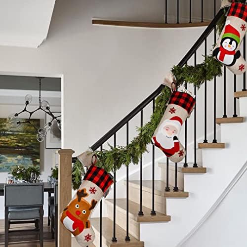 Svimzaen burlap božićne čarape 4 pakovanje, 18 inča Velike rustikalne Xmas čarape s bivolom plairanim manžetnom za obiteljski odmor za kamin Božićni ukras