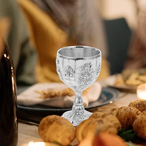 Vicasky čaše za šampanjac Metal reljefni pehar vino Liquor Cup evropski stil Retro draguljima pehar Footed koktel ispijanje šolja šolje dekorativni Martini staklo za kućne zabave naočare za piće