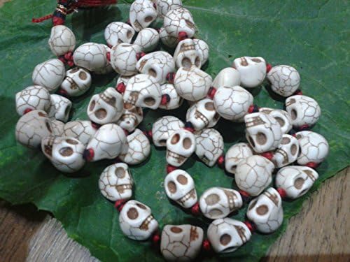 Atraktivni kostur bijele perle Mala sa crvenim Tessalom za Japa i meditaciju
