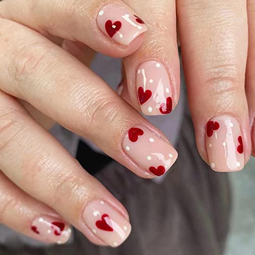 24pcs Valentines Day Press on Nails kratki kvadrat crveno srce lažni nokti crveno srce bijele polka tačke dizajn Full Cover Nude sjajni