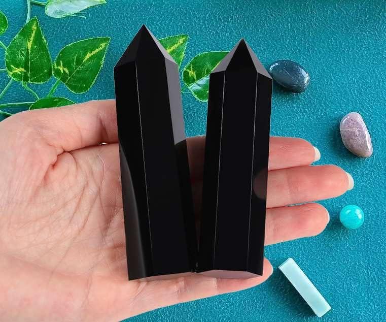 Laidanla crni obsidijski prirodni kristali Bulk 1.5-2Inch 4pcs 0,5LB i obsidian 3,7 -4 zacjeljivanje kristala štapići u reiki dragulje