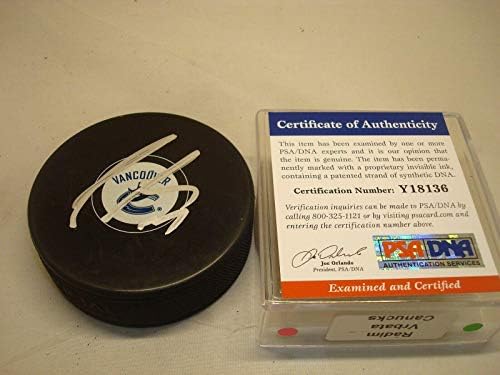 Radim Vrbata potpisao Vancouver Canucks Hockey Puck sa autogramom PSA / DNK COA 1B-autogramom NHL Pak
